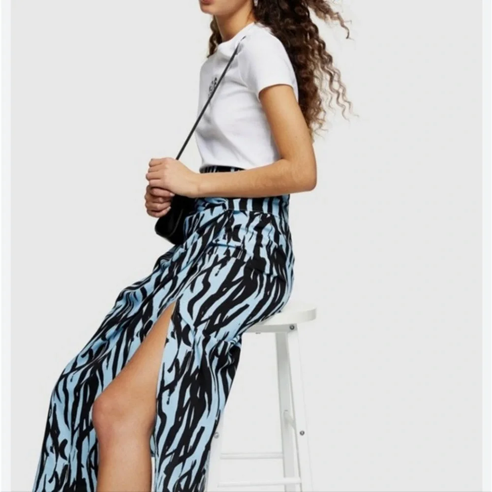 Topshop blue and black zebra print midi‎ wrap skirt size 12